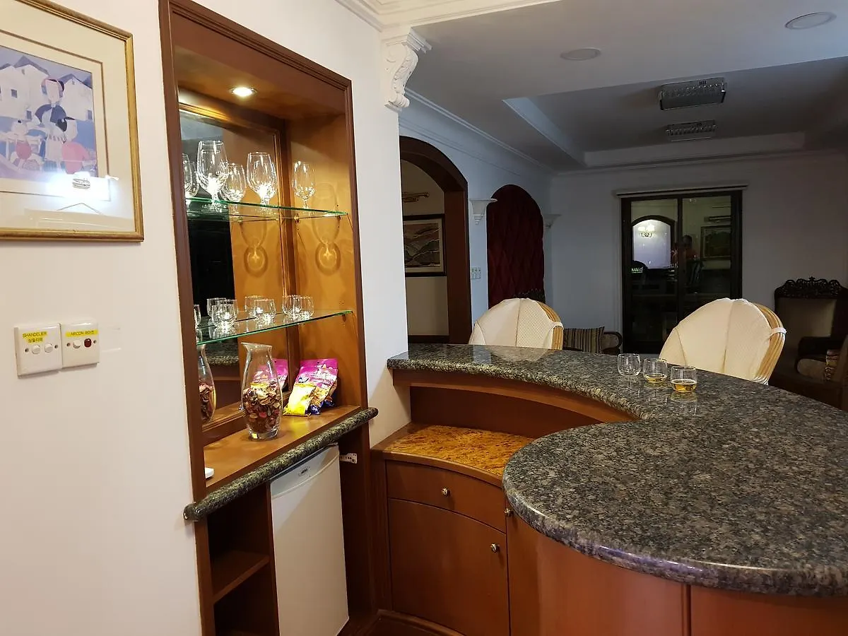 אפרטהוטל קוטה קינבלו Marina Court Luxury Penthouse מלון דירות