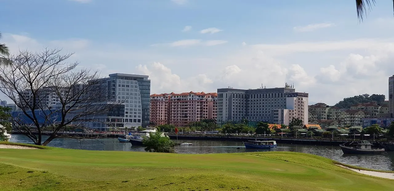 *** מלון דירות אפרטהוטל קוטה קינבלו Marina Court Luxury Penthouse מלזיה
