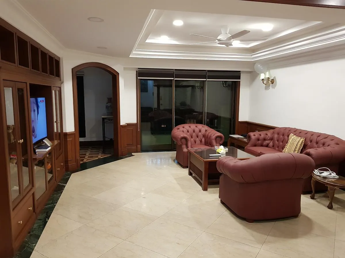 אפרטהוטל קוטה קינבלו Marina Court Luxury Penthouse מלון דירות