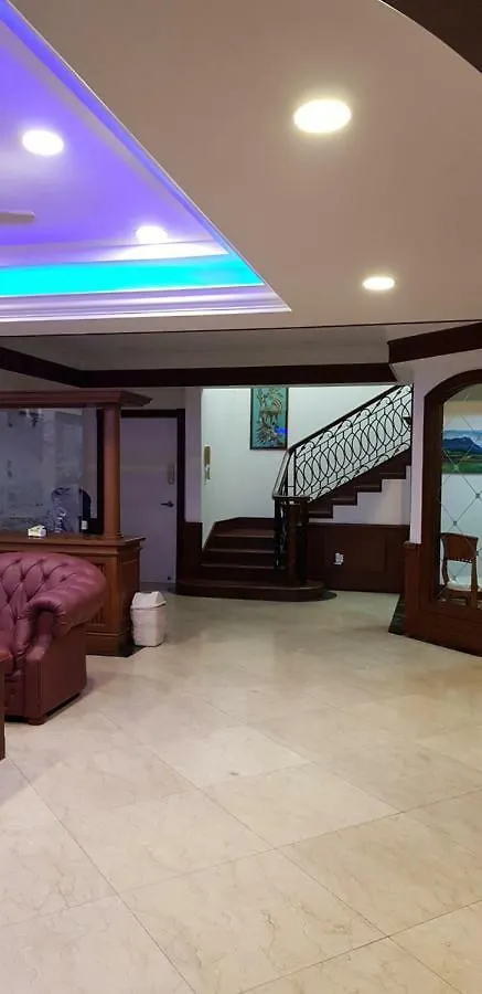אפרטהוטל קוטה קינבלו Marina Court Luxury Penthouse מלון דירות